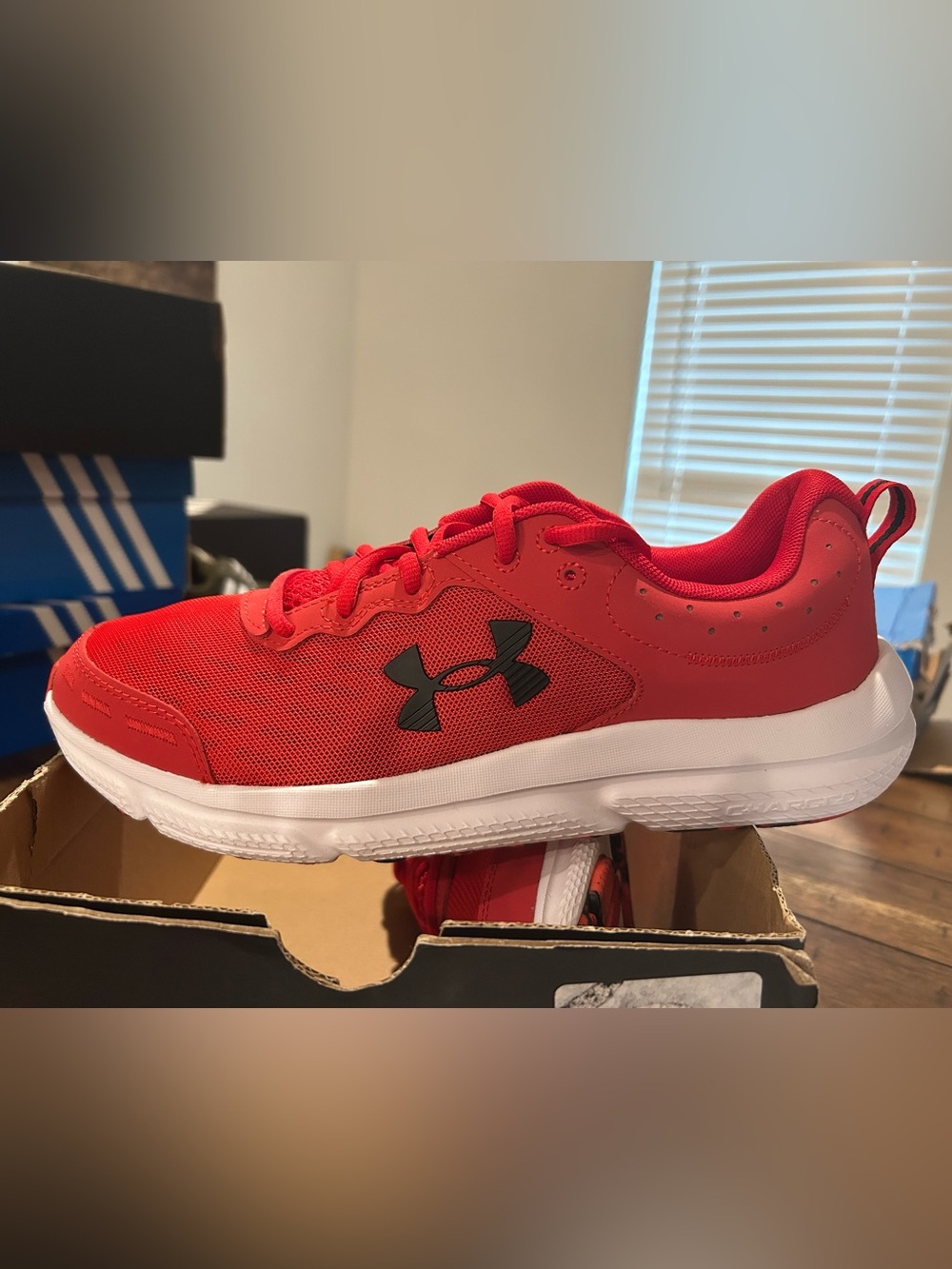 Under Armour Charged Assert